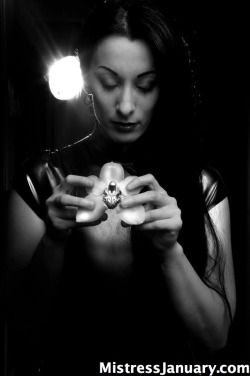 ksadgksgjkagdj:  Mistress January Seraph