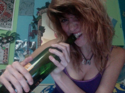 myabefresh:  WHO NEEDS FRIENDS I HAVE LIQUOR  