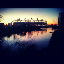 xmista:  Sunrise. #london #sunrise #olympic