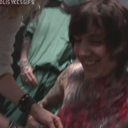 nmbr1mnstr:  Haha cute Oli Sykes 