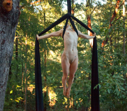 Nude outdoor exercise by Aerial Silk.  husbandontheside: