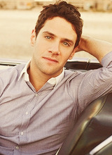 sterekfarts:  I absolutely love justin bartha!