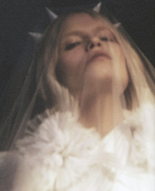 idreamofaworldofcouture: Natasha Poly by Panos Yiapanis for Muse October 2009 