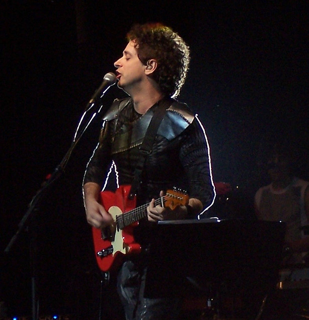 juankzg:  Gustavo Cerati | Ahi vamos by Reavel on Flickr. 