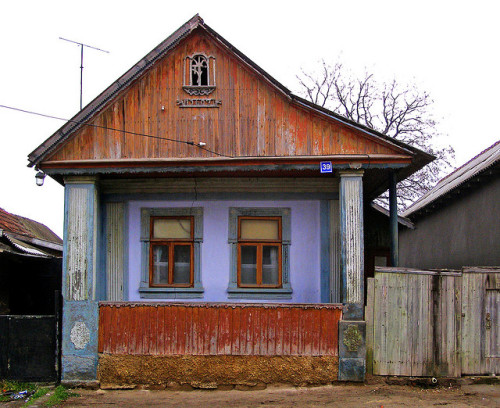 Comrat (Gagausia, Moldova) - Typical House by Danielzolli on Flickr.