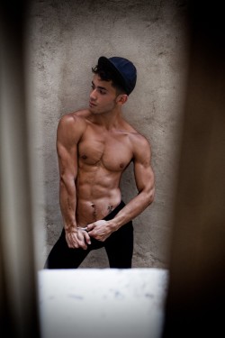 wallboyz:  David Ramirez | ph. Joan Crisol