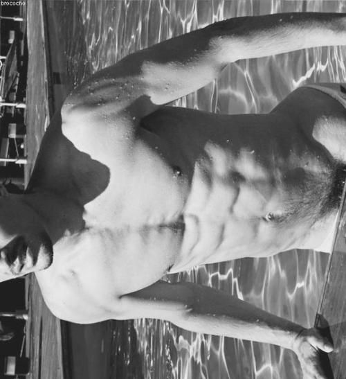 ifuckrainbows:  fitboys:  Hundreds of Live guys on Cam for free! (18+ only)       register for free to talk directly to models!      (via TumbleOn)