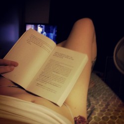 soulfreeisthewaytobe:  reading is sexy. 