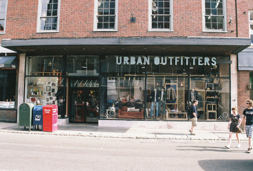marisais:  untitled by cellophanesoul on Flickr. 