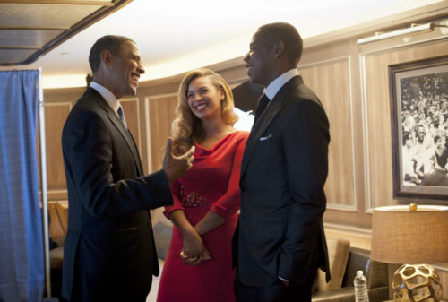 awesomepeoplehangingouttogether:  President Obama, Beyoncé and Jay-Z