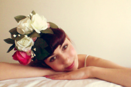 strawberryskies: I wear this headdress when I feel sad and it cheers me up. Yep. ヽ(*・ω・)ﾉ