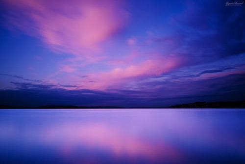 karjars:  A Puget Sound Sunset by RyanManuel on Flickr. 