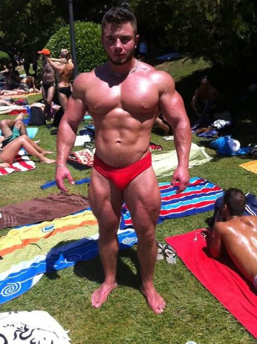 muscru:  Léo Bartenev 