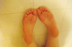 digital-death-certificate:  My wrinkly soles.