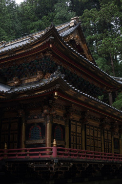 fredtougas:  The Toshogu, 1600’s temple || Japan