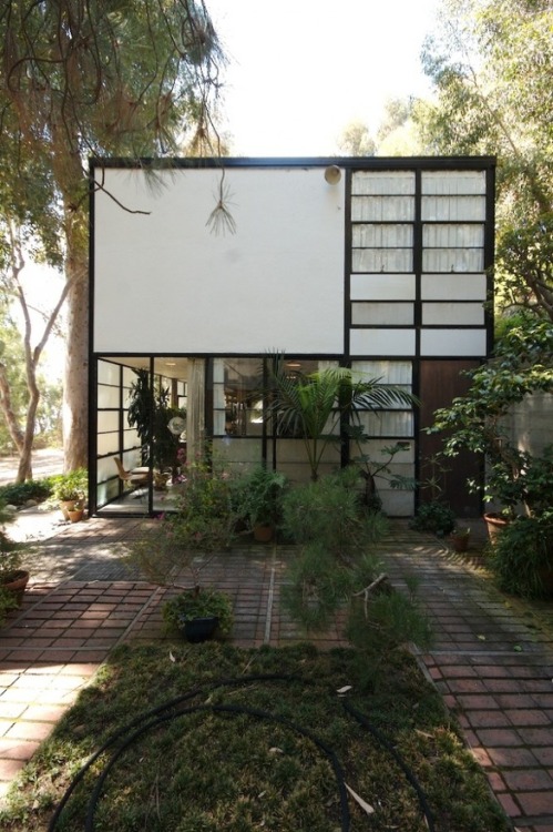 theblackworkshop: Eames House / Charles and Ray Eames