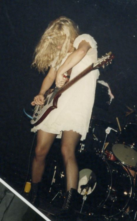 leperwitch:youthcrimes-blog:Babes In Toyland at the old 9:30 Club in DC. Kat’s using a metal carpent