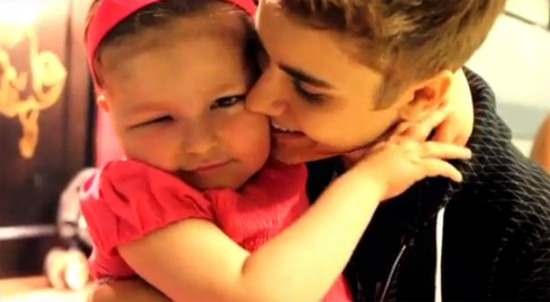 bieberzzswaggy:  Rest in peace Avalanna &lt;3  what a cutie Justin is to spend