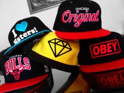 unfamouz:  DOPE SNAPBACKS!