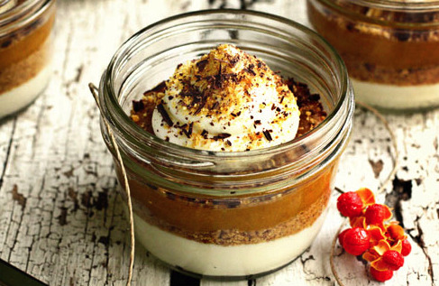 thecakebar:  Layered Pumpkin Pie in a jar! (recipe) 