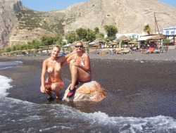 nudistlifestyle:  Topless mom and her two girls !  Stunning ! 