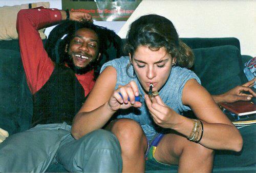 radbrains:  eyeh8gawd:  Brooke Shields blazing w/ H.R. from Bad Brains  Fuck yesssss