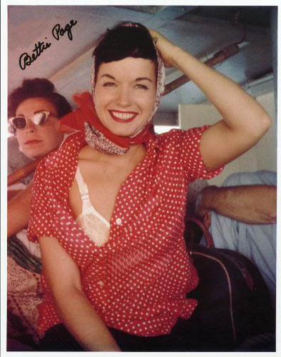 macariosakay:Bettie Page by bonniegrrl on Flickr.
