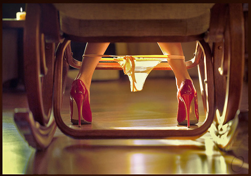 eroticscribe:  Sitting with my leg spread apart, the warm morning sun beating down