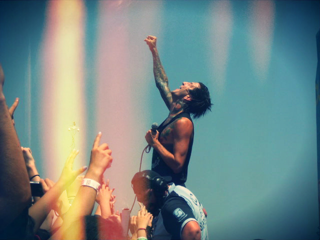 death-without-commitment:  happy birthday Austin thanks for existing.
