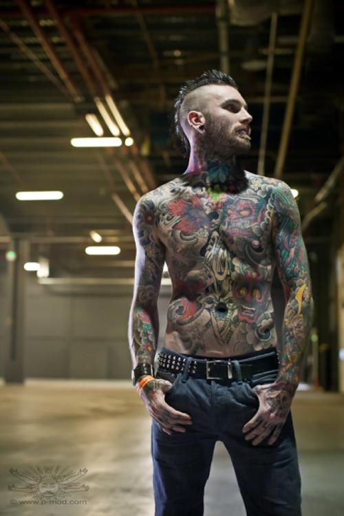 skindreckssau:  kuklapootblr:  billy88666:  bondagecontrol:  Beast Ink!  My kinda guy!    God, what does he look like with his pants off? I want to serve him!  wonderful