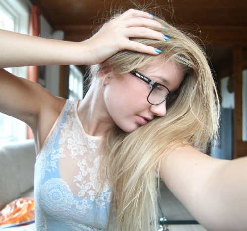 monomolove:  my new reading glasses, i kinda like them :) 