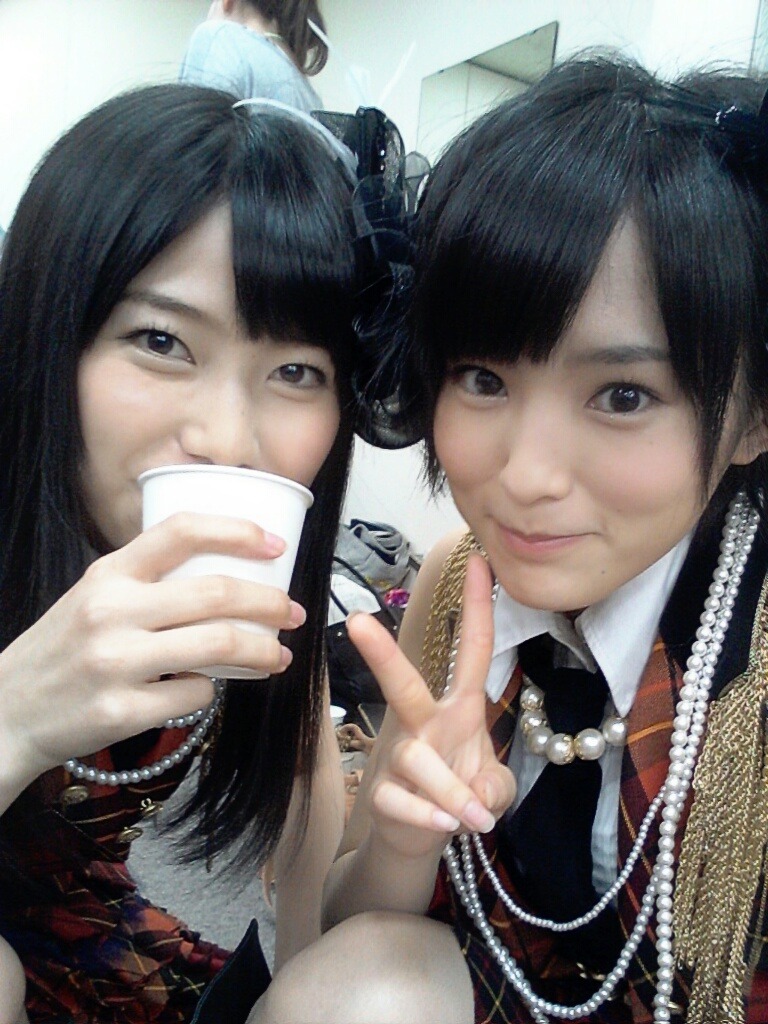 omochi55:  横山由依 山本彩