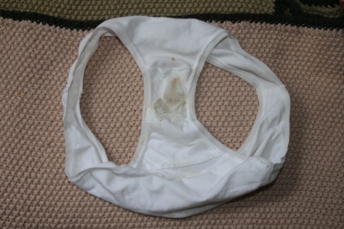 cottongirl21000 submitted to dirtypants: Fuck my panties smell good.  Who wants to cum on my cream?