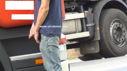 luckyhudson:  hot trucker caught pissing from Eric Deman 