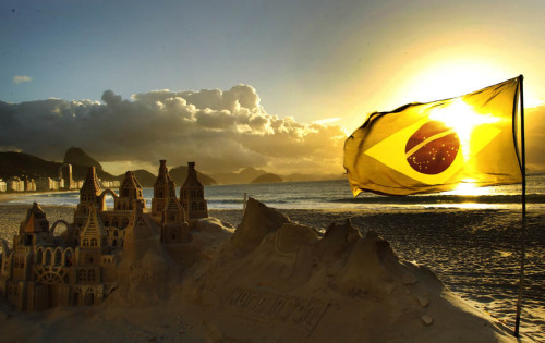 photorio:  Amanhecer em Copacabana, em foto de Fernando Quevedo.