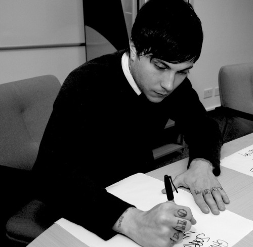 blackandwhitemcrblog-blog - My Chemical Romance: Black and White