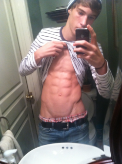 orgasm-hot-men:  ubergorgeousboys:  WOW. Does anybody know who this guy is?!?  no but he needs to get in my pants NOW! 