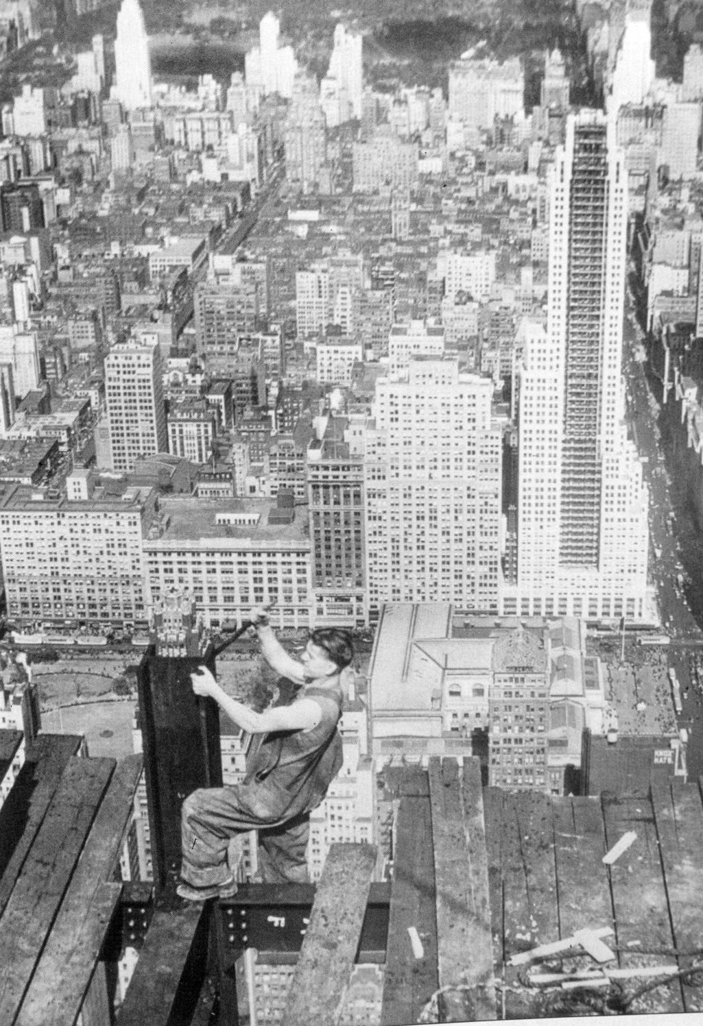 Lewis Hine - Worker on Empire State Building