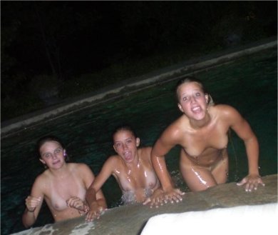 enfpics:  Check out NAKED DARES and HUMILIATED NAKED WOMEN for more! 