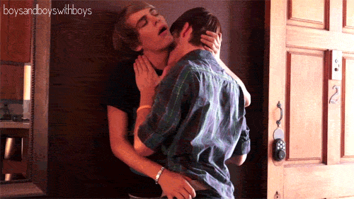 boysandboyswithboys:  Chris x Kyle 