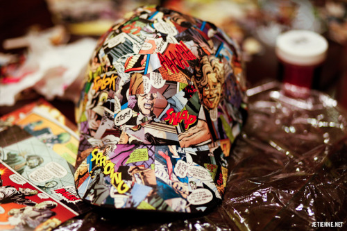 DIY Comic Book Baseball Cap Tutorial from aetienne here. I&rsquo;ve seen lots of comic book inspired