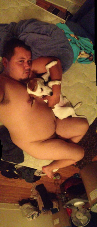 ryecub:  I’m naked….. Bed unmade.. Room a mess…but scooter gets my cuddles no matter what