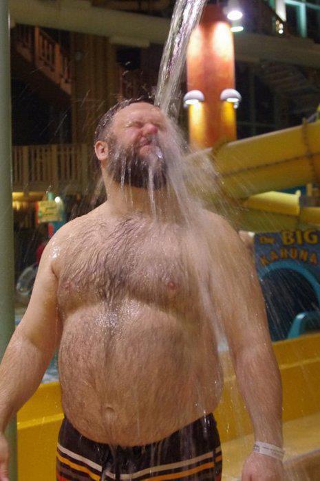 danby85:  hunghairybear:  Wet bear  GOD MMMM!!!