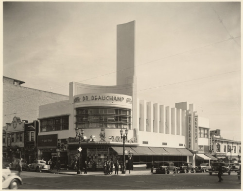 Corner of Cahuenga Avenue and Hollywood Boulevard, 1935. This building now houses a chicken restaurant and the International Newsstand.