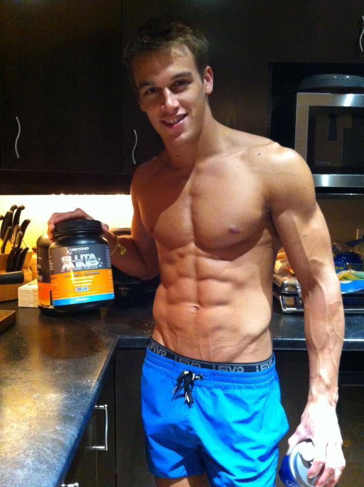 shirtlifting:  Marc Fitt