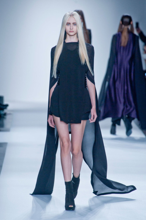 gaptoothbitch:  ANN DEMEULEMEESTER SS 2013