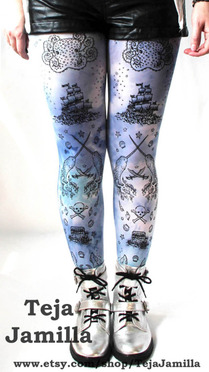 Limited edition tie dye pirate tights!