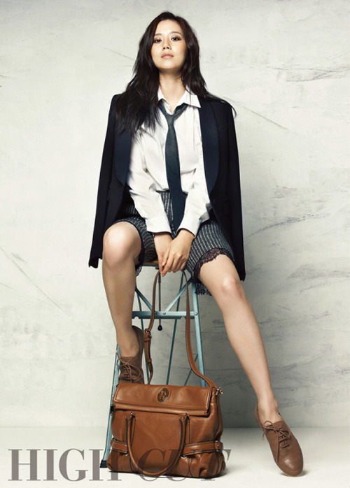 문채원 (Moon Chae Won), for HIGH CUT [10 &lsquo;12]