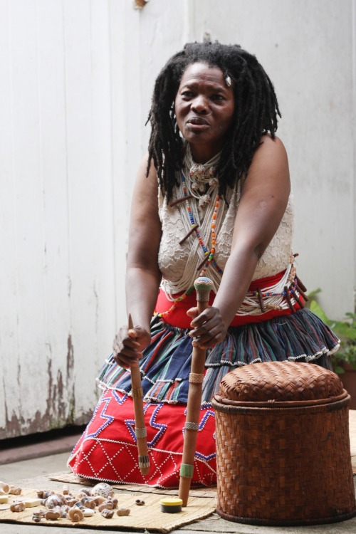 c0c0nut-and-lime:sangoma (traditional healer/shaman), South AfricaA sangoma is a practitioner of her