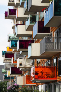 neoncrayon:  thekhooll: Wozoco created by MVRDV Architects